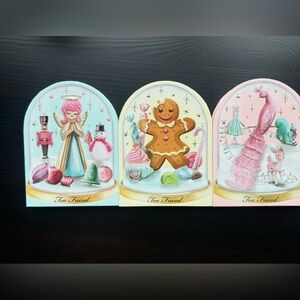 Too Faced -  Face & Eyeshadow Pallet Set - Let it Snow Globes